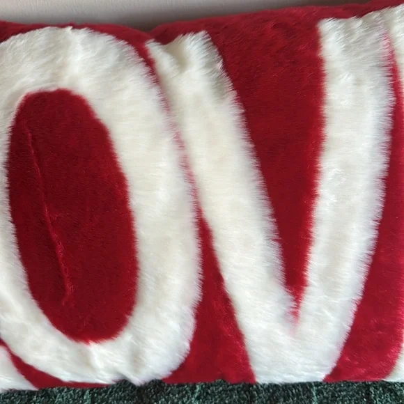 Envogue Valentine Faux Fur Pillow Red Ivory LOVE ❤️ NEW - Picture 3 of 6